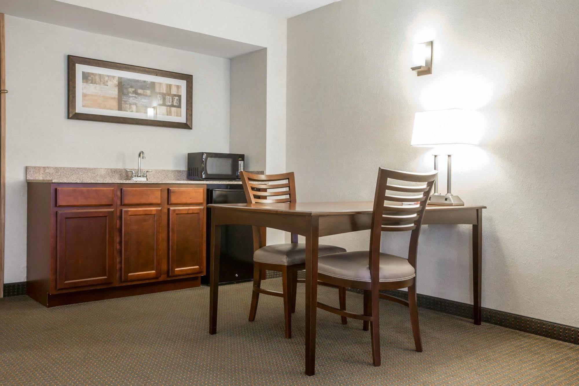Comfort Suites South Burlington Near University Luaran gambar